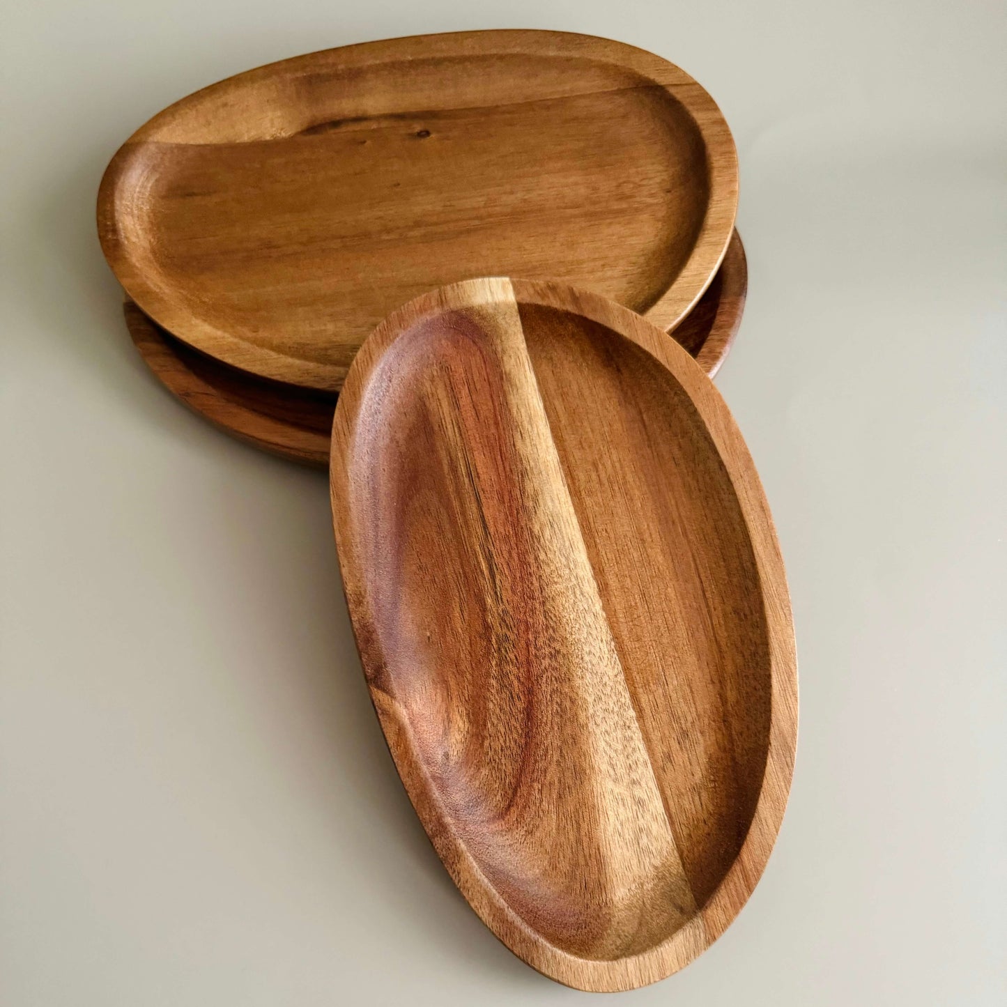 Acacia wood plate